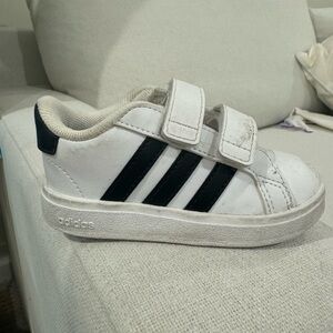 Adidas grand court 2.0 sneakers